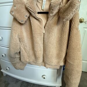 ALO Yoga Camel Foxy Sherpa Jacket